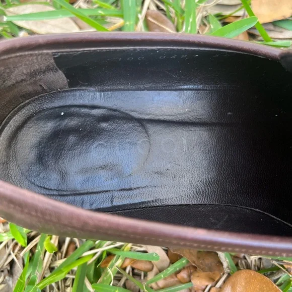 Gucci GG Leather Loafers - Picture 7 of 9